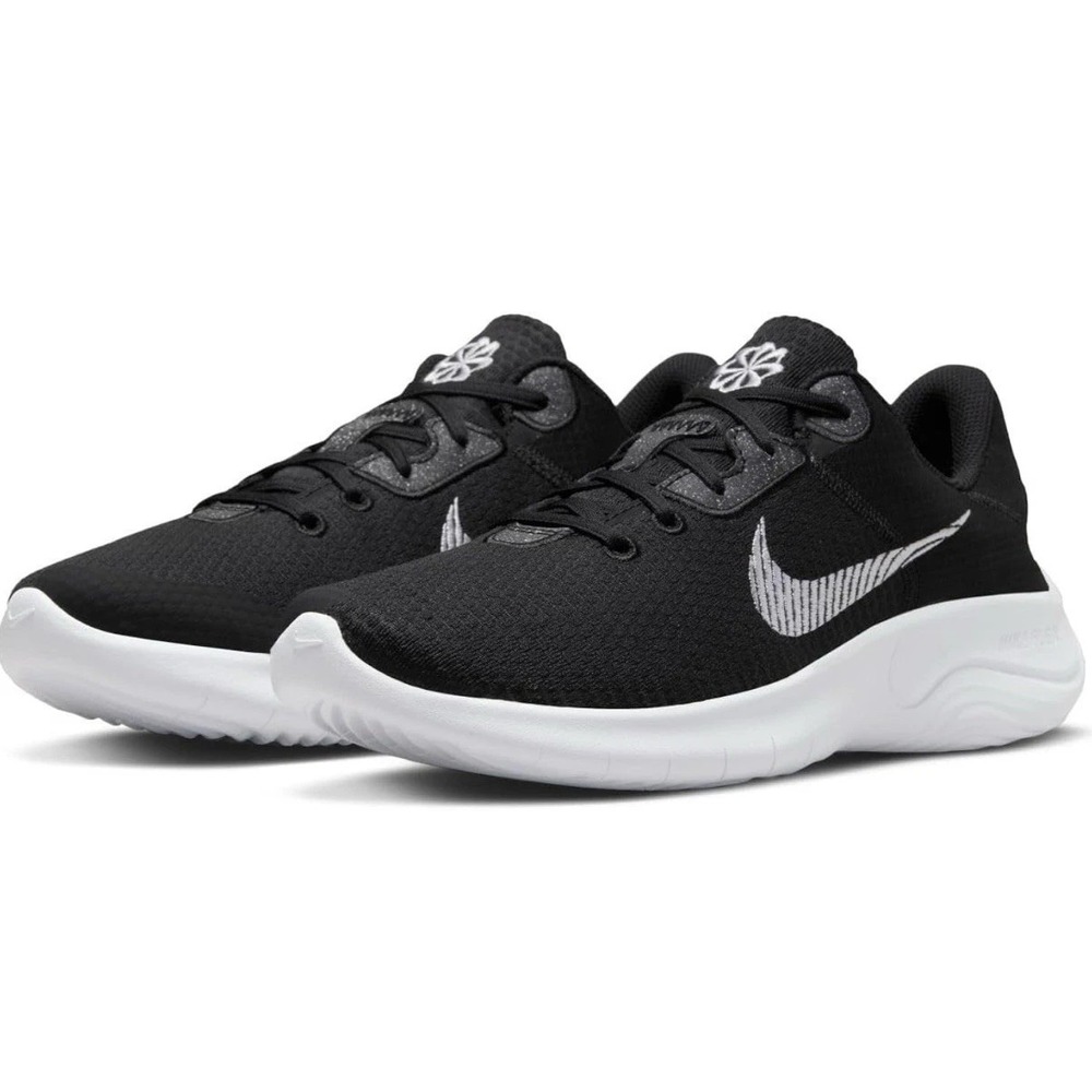 Nike Black and White Athletic Running Shoes